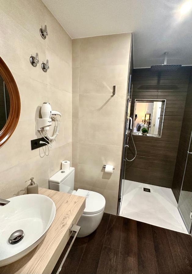 Claren'S Boutique Rooms Кангас-дель-Нарсеа Екстер'єр фото