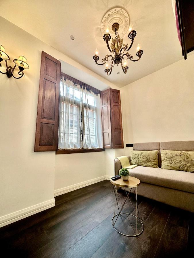 Claren'S Boutique Rooms Кангас-дель-Нарсеа Екстер'єр фото