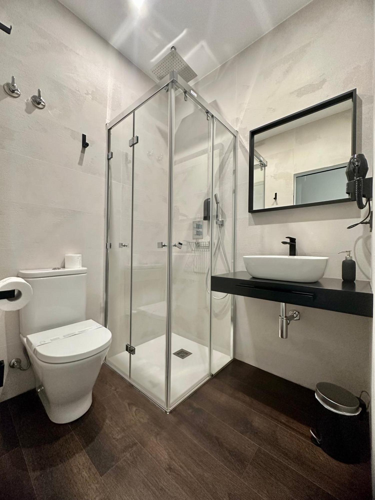 Claren'S Boutique Rooms Кангас-дель-Нарсеа Екстер'єр фото