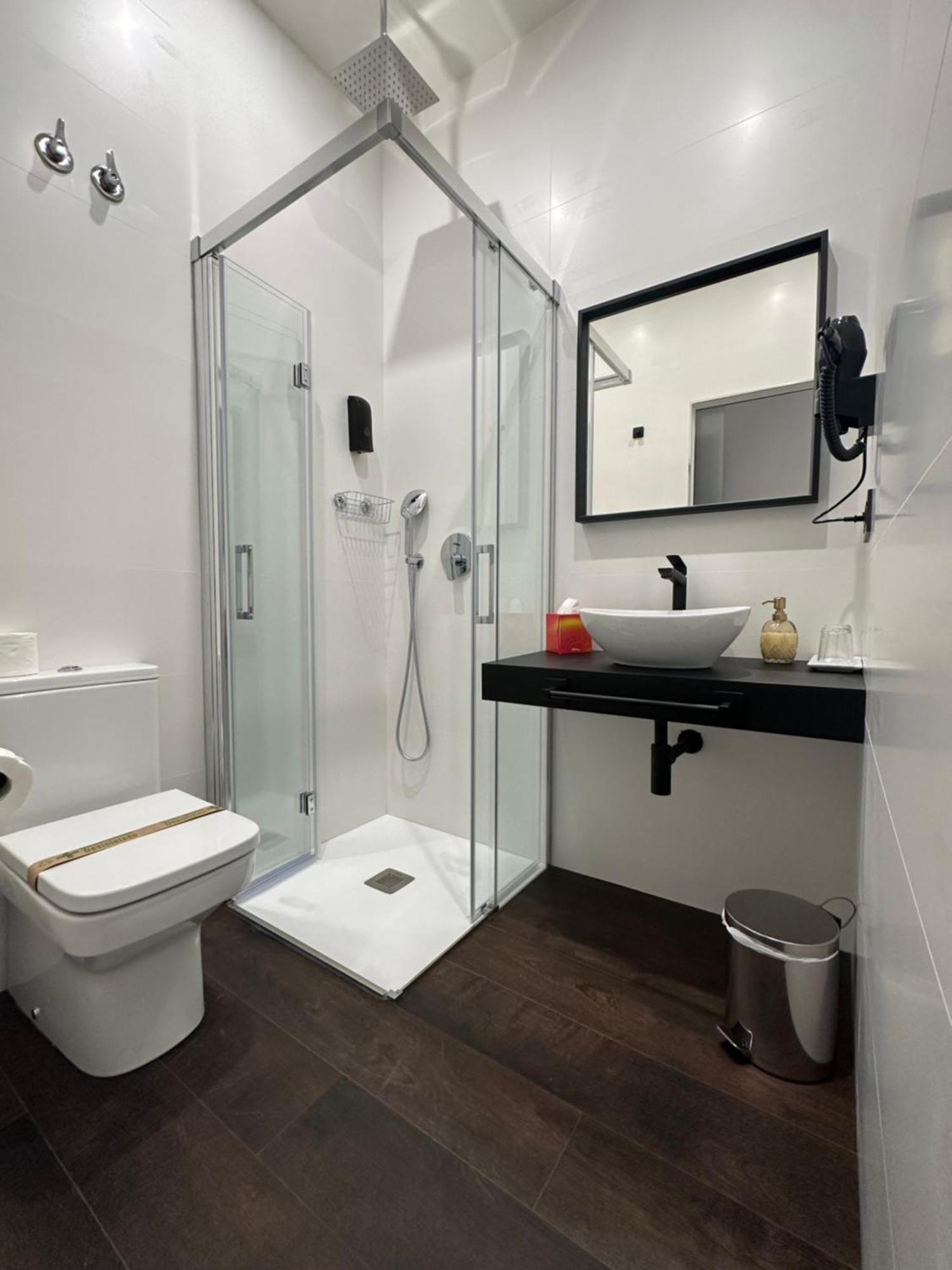 Claren'S Boutique Rooms Кангас-дель-Нарсеа Екстер'єр фото