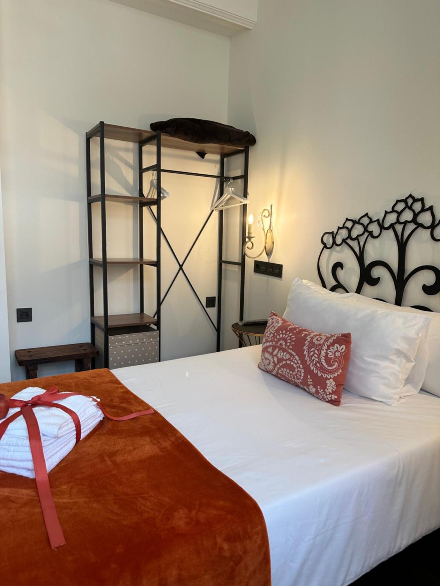 Claren'S Boutique Rooms Кангас-дель-Нарсеа Екстер'єр фото